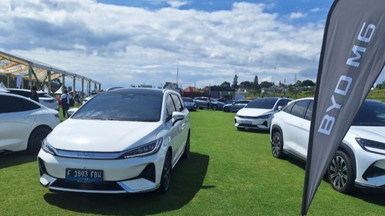 Setahun di Indonesia, BYD M6 sudah Laku 10 Ribu Unit Lebih (Arief A/Liputan6.com)