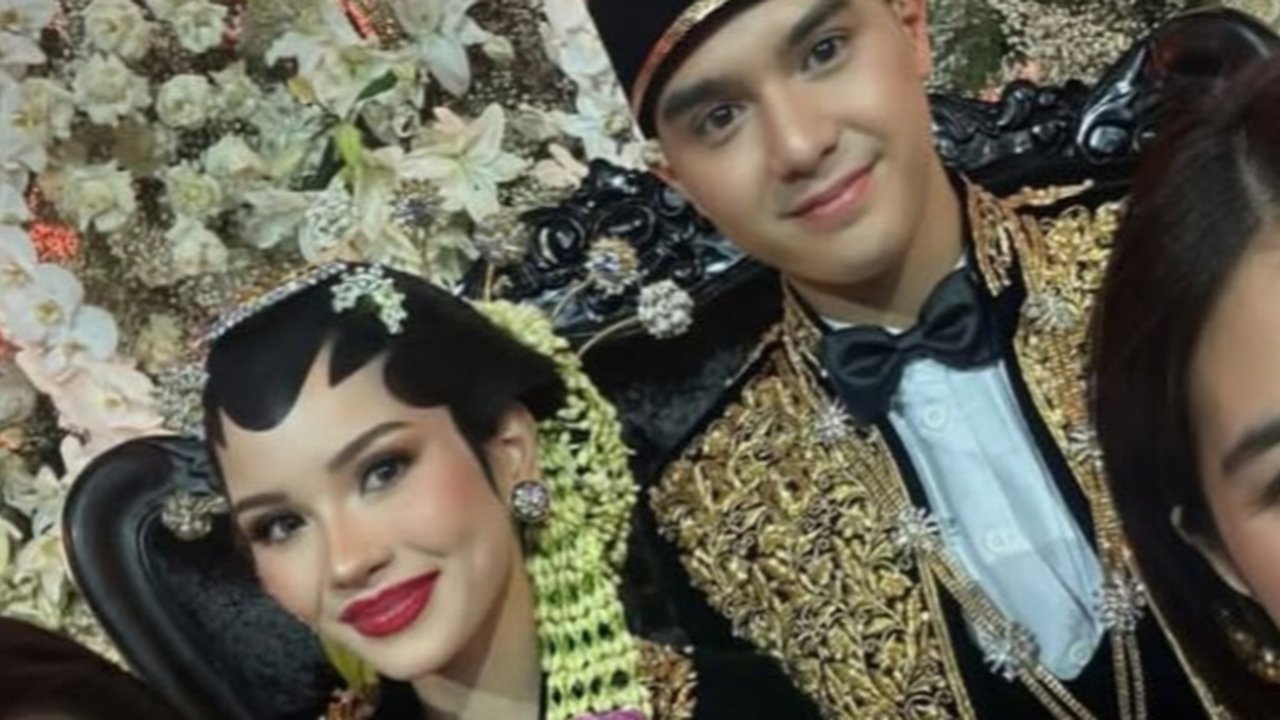 5 Potret Ngunduh Mantu Al Ghazali dan Alyssa Daguise, Megah dengan Tema Kerajaan Jawa - Dihadiri Banyak Artis