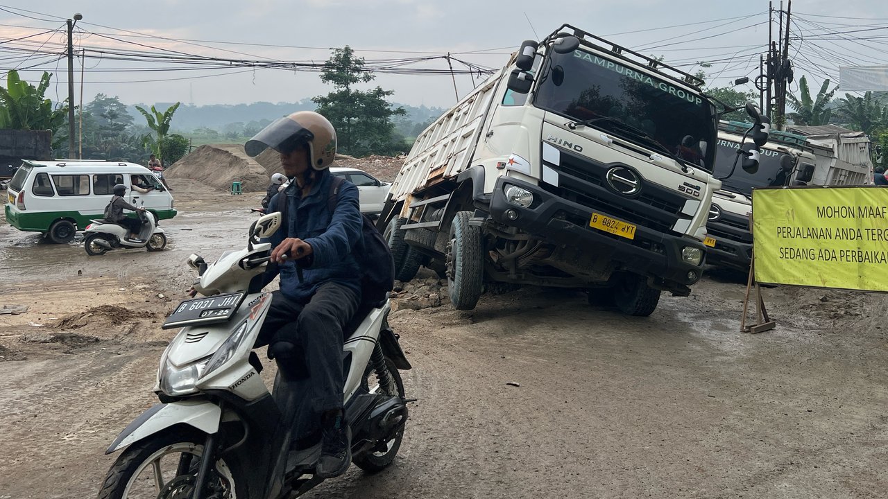 Menantang Maut di Proyek Abadi Dinas Bina Marga Kabupaten Tangerang