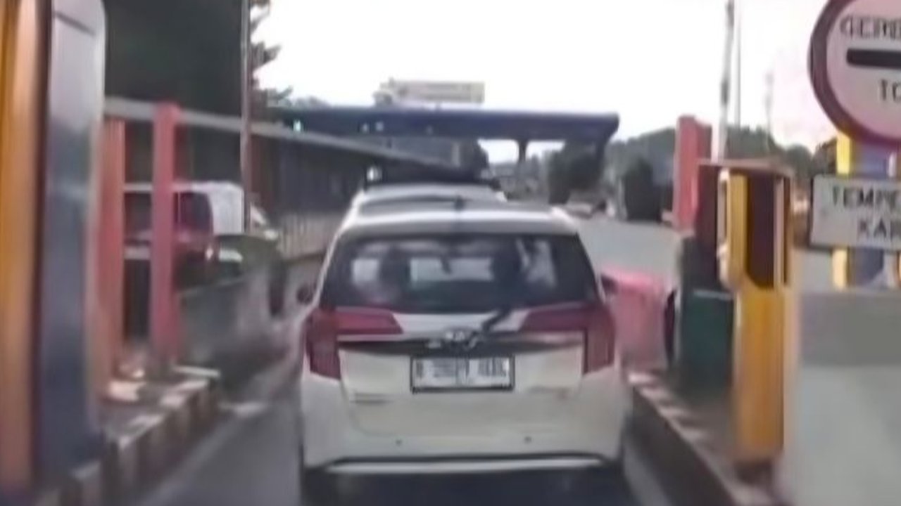 Viral Sopir Calya Terobos Dua Palang Tol dalam Satu Hari