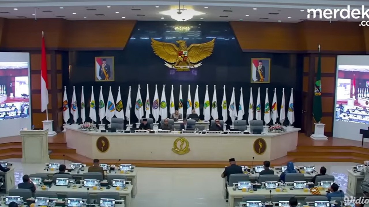 VIDEO: RIUH! Wagub Dedi Mulyadi Sentil Sekda Jarang Ngantor Depan DPRD Jabar 