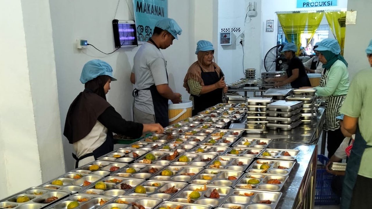 Presiden Jokowi juga mengapresiasi peningkatan kualitas produk UMKM, termasuk peningkatan kemasan dan branding, sebagai faktor penting dalam memperkuat daya saing dan kemampuan ekspor UMKM In