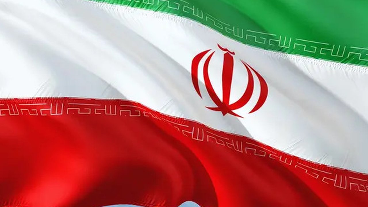 Selat Hormuz Siap Ditutup Iran, Harga Minyak Bisa Meledak hingga Rp1,6 Juta