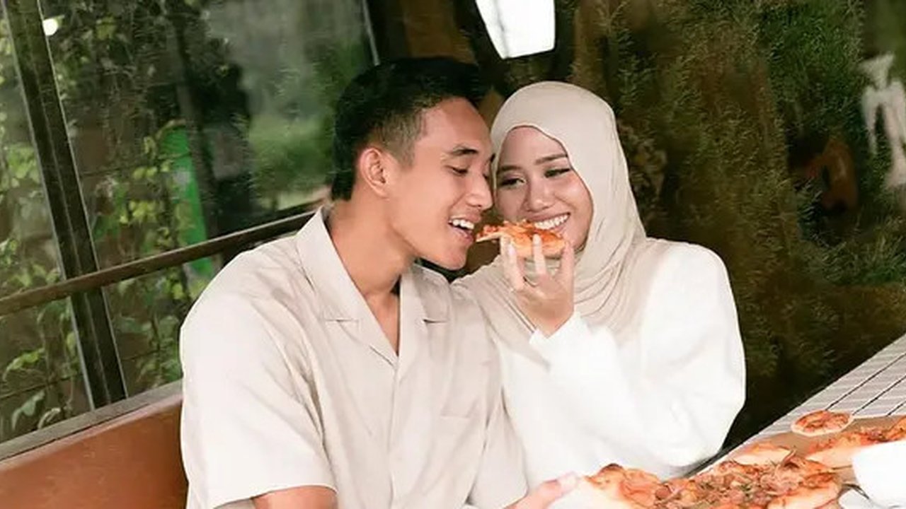 7 Potret Prewedding Rizky Ridho, Penuh Romansa Sebelum Resmi Jadi Suami-Istri (sumber: Instagram/rizkyridhoramadhani)