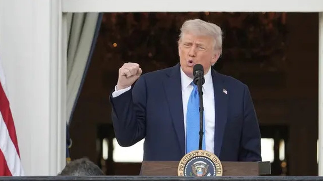 Presiden AS Donald Trump bersama Wakil Presiden JD Vance, Menteri Luar Negeri Marco Rubio, dan Menteri Pertahanan Pete Hegseth saat konpers di Gedung Putih di Washington, AS, Sabtu, (21/06/2025