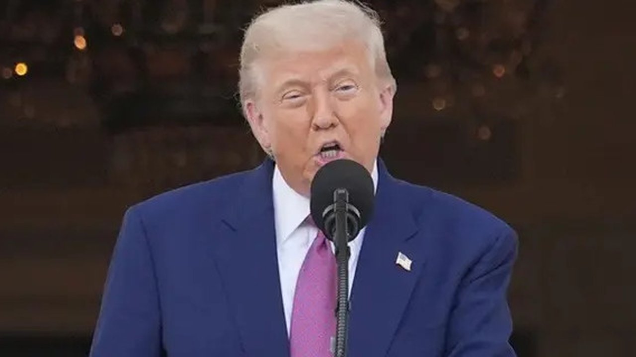 Gedung Putih merilis serangkaian foto yang memperlihatkan momen Presiden Donald Trump menyaksikan langsung jalannya serangan udara Amerika Serikat terhadap fasilitas nuklir Iran (Dok. Gedu