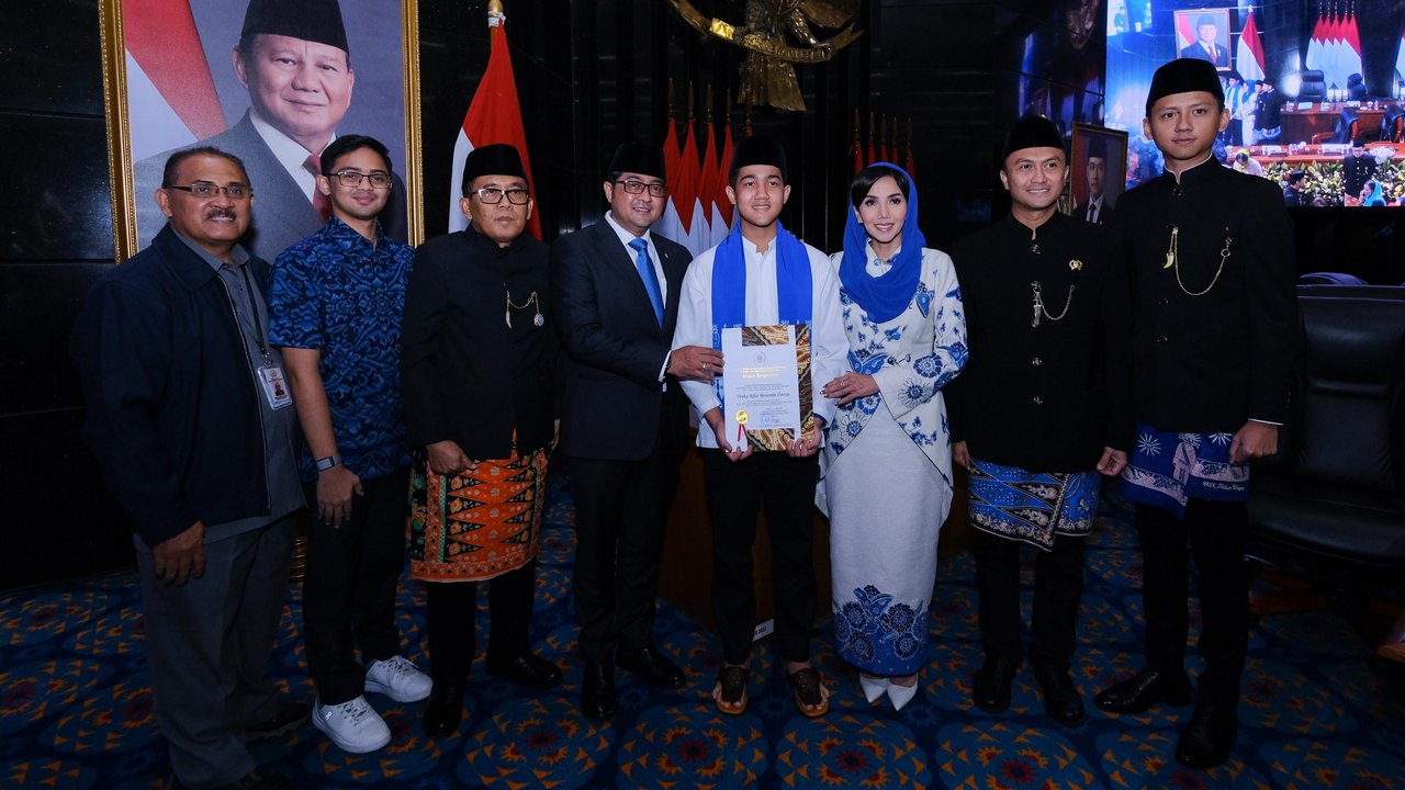 Menteri Ekraf Teuku Riefky Harsya menghadiri rapat paripurna Dewan Perwakilan Rakyat Daerah (DPRD) Jakarta