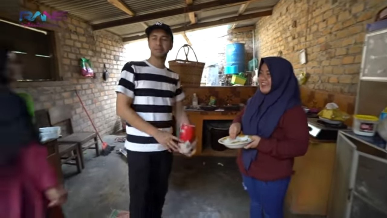 7 Potret Dapur Outdoor Mbak Lala Pengasuh Rafathar di Kampung Halaman, Rumah Super Luas Buat Raffi & Nagita Melongo