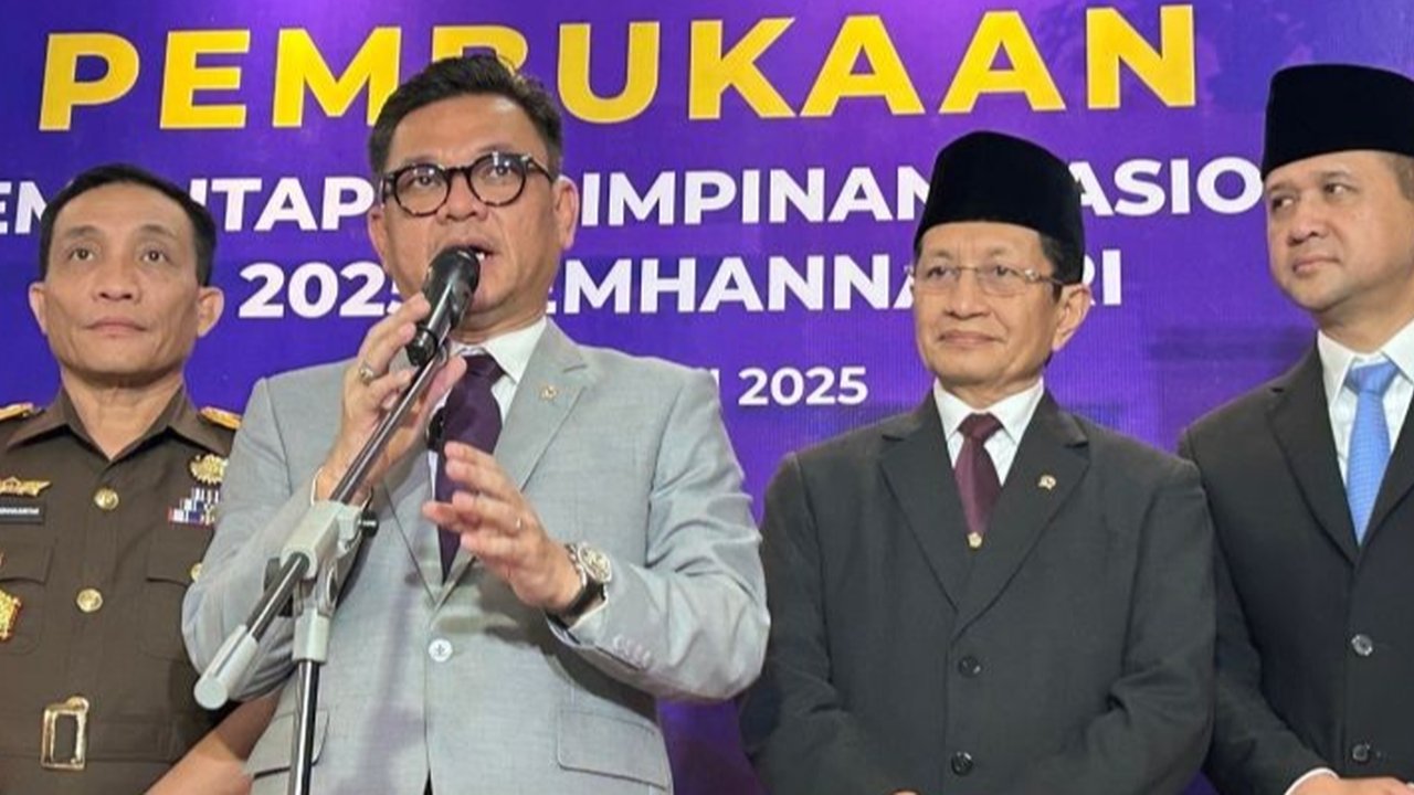 Lemhannas menilai pertemuan Presiden Prabowo dengan purnawirawan TNI sebagai langkah positif untuk menjaga soliditas pemerintahan dan merespon aspirasi delapan poin yang disampaikan Forum Purnawirawan Prajurit TNI.