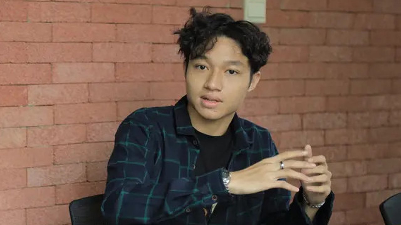 Salah satu film Indonesia yang akan berlaga di libur Lebaran 2025 adalah Komang produksi Starvision Plus dengan bintang Kiesha Alvaro dan Aurora Ribero.