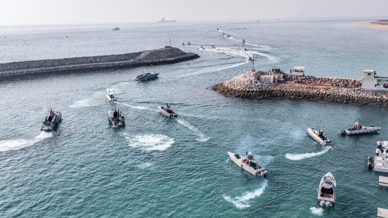 Iran Ancam Tutup Selat Hormuz, China Langsung Respons Begini