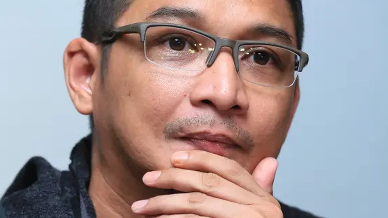 Beruntung, kembalinya ia ke dunia musik Pasha mendapat dukungan dari Walikota Palu, Drs. Hidayat M. Si. Menurut beliau tidak ada masalah Pasha kembali bermusik asal tak mengganggu kinerjan