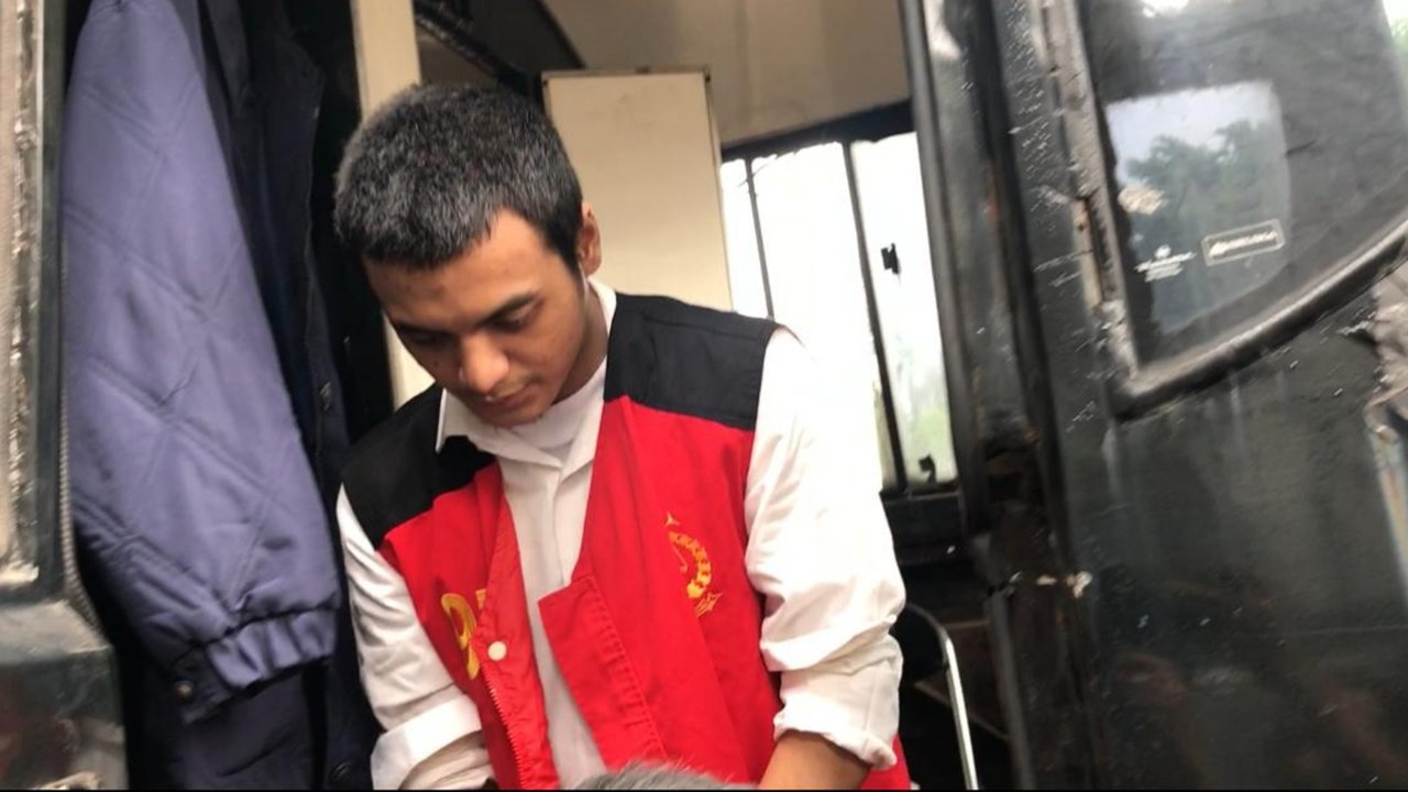 Penampilan Baru Vadel Jelang Sidang Kasus Pelecehan Anak Nikita Mirzani