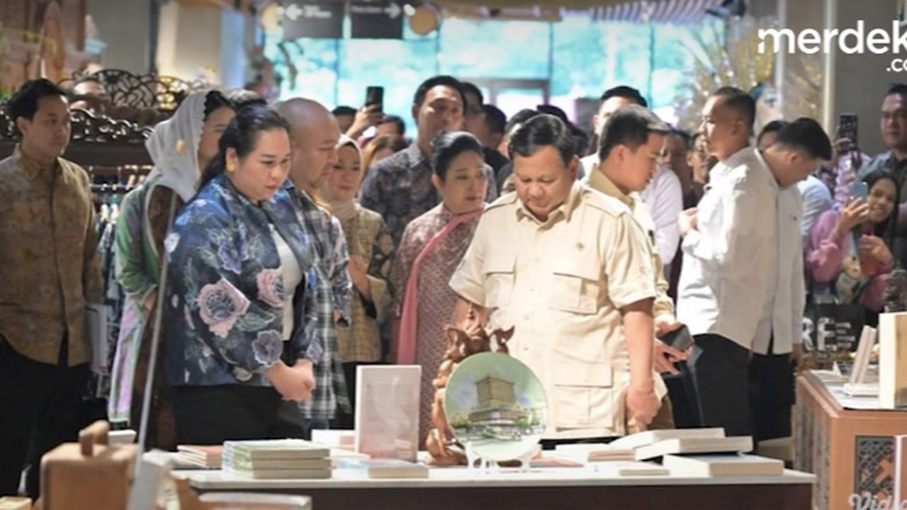VIDEO: Prabowo Datangi Sarinah Ditemani Titiek Soeharto Lihat Batik 