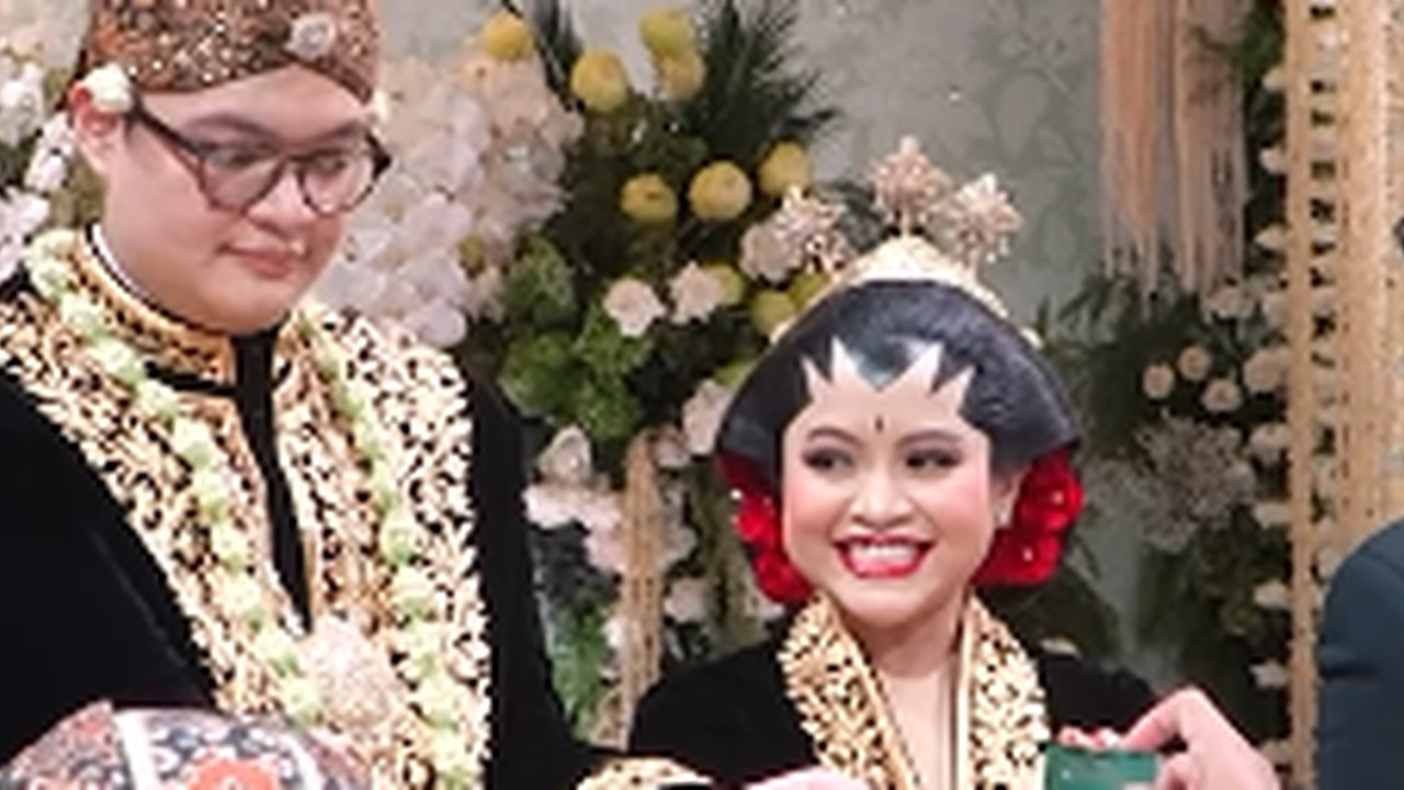 Intip Kemeriahan Pernikahan Putri Pramono Anung