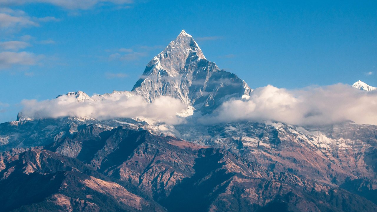 Ilustrasi gunung. (Foto oleh Pixabay: https://www.pexels.com/id-id/foto/gunung-abu-abu-dan-coklat-417173/)