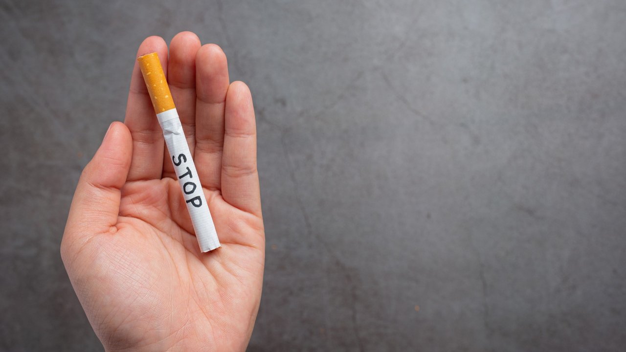 Ilustrasi rokok, berhenti merokok. (Image by jcomp on Freepik)