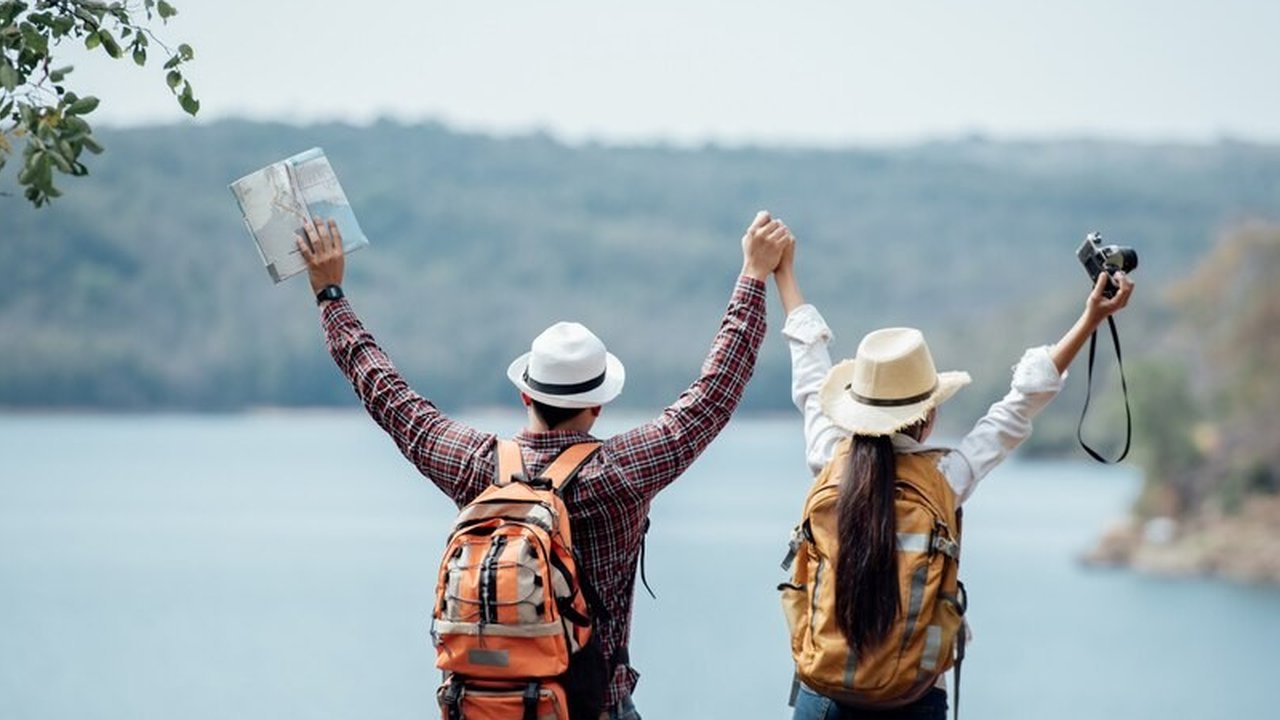 Ilustrasi Liburan Hemat