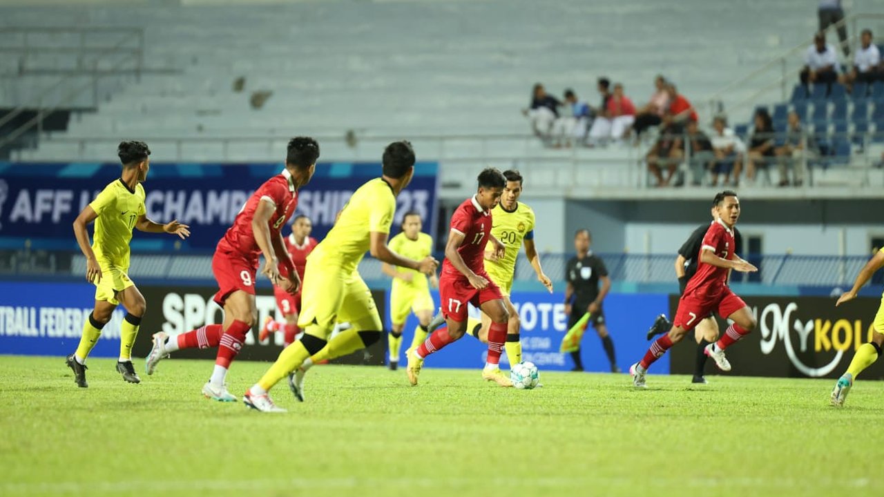 Timnas Indonesia U-23 kalah tipis dari Malaysia U-23 di laga perdana Grup B Piala AFF U-23 2023 di Rayong Province Stadium, Rayong, Thailand, Jumat (18/08/2023) malam WIB. (Dokumentasi PSSI)