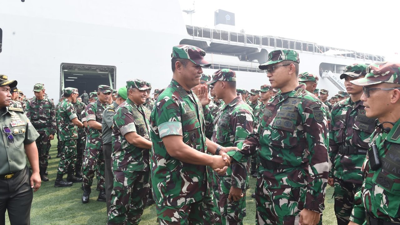 Wakasad Mewakili Menhan Berangkatkan Personel TNI AD ke Satuan Jajaran di Seluruh Wilayah Tanah Air