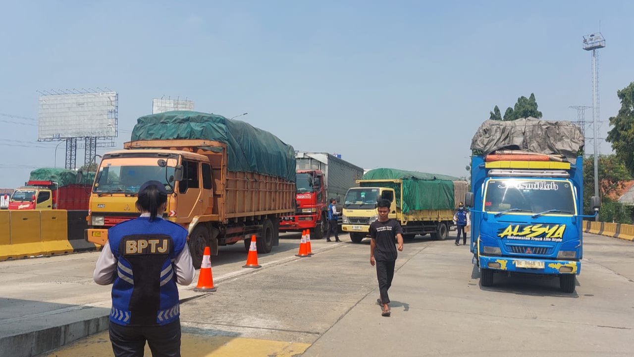Berantas Truk Kelebihan Muatan, Pemerintah Bakal Atur Nominal Gaji Sopir