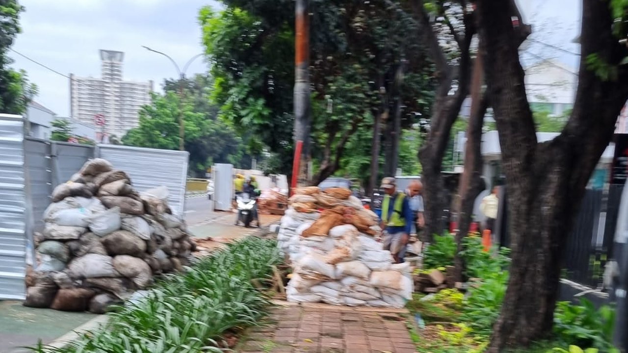 proyek galian jalan di Saharjo Tebet