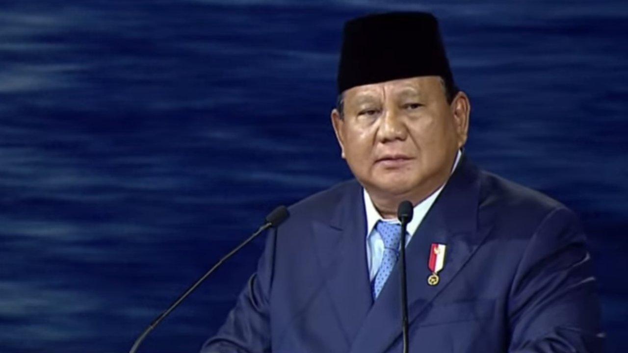 Prabowo Ingatkan Menterinya: Tak Bisa Kerja Cepat, Kita Tinggal di Pinggir Jalan