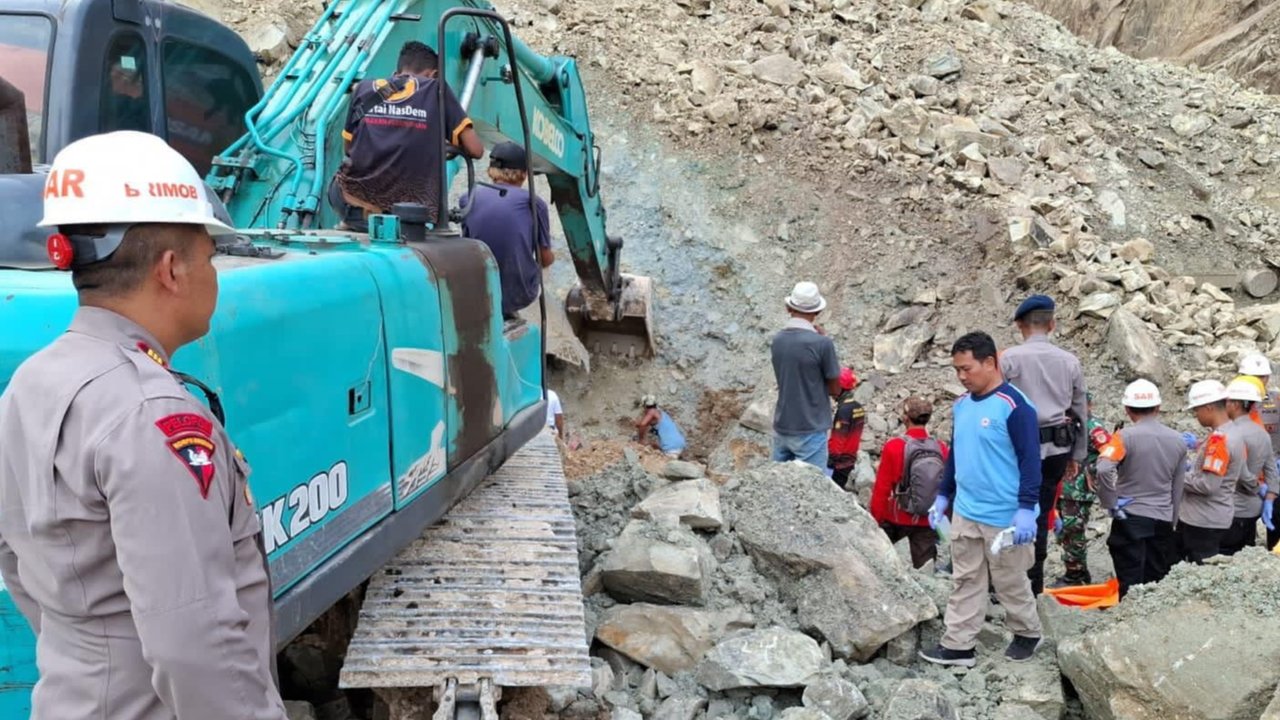 Update Korban Longsor Gunung Kuda: 21 Meninggal Dunia dan Empat Orang Masih Hilang