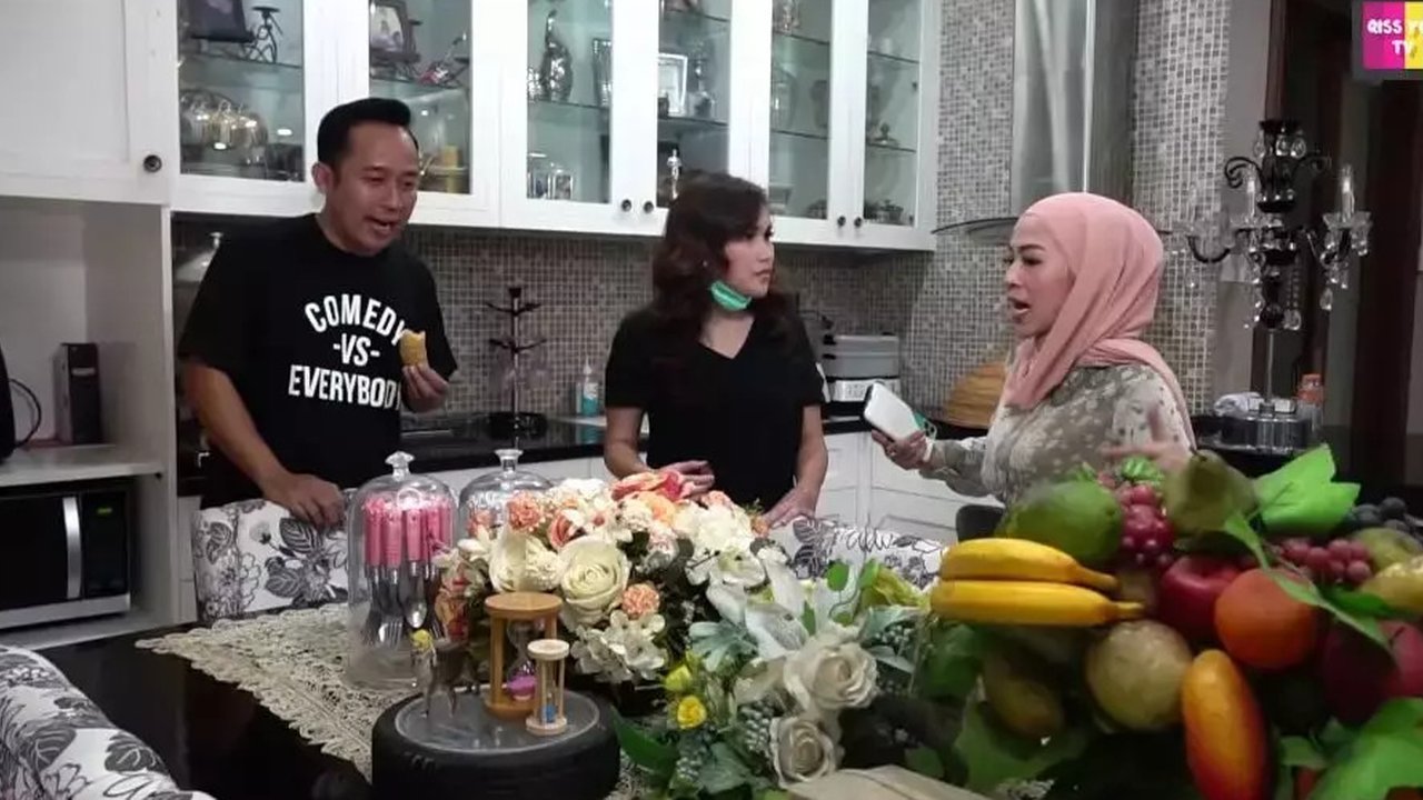 5 Potret Dapur di Istana Megah Denny Cagur, Bergaya Modern Klasik dengan Koleksi Barang-barang Mewah