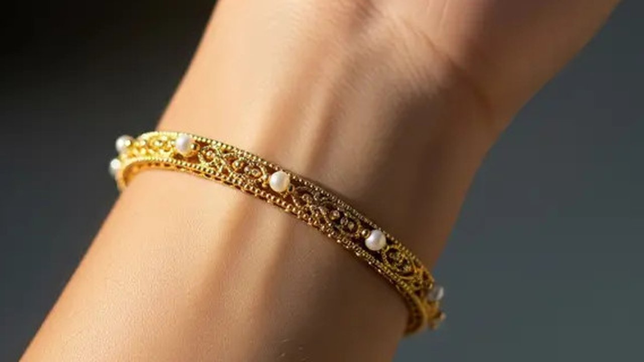 Model Gelang Emas Terbaru. Foto: Gemini