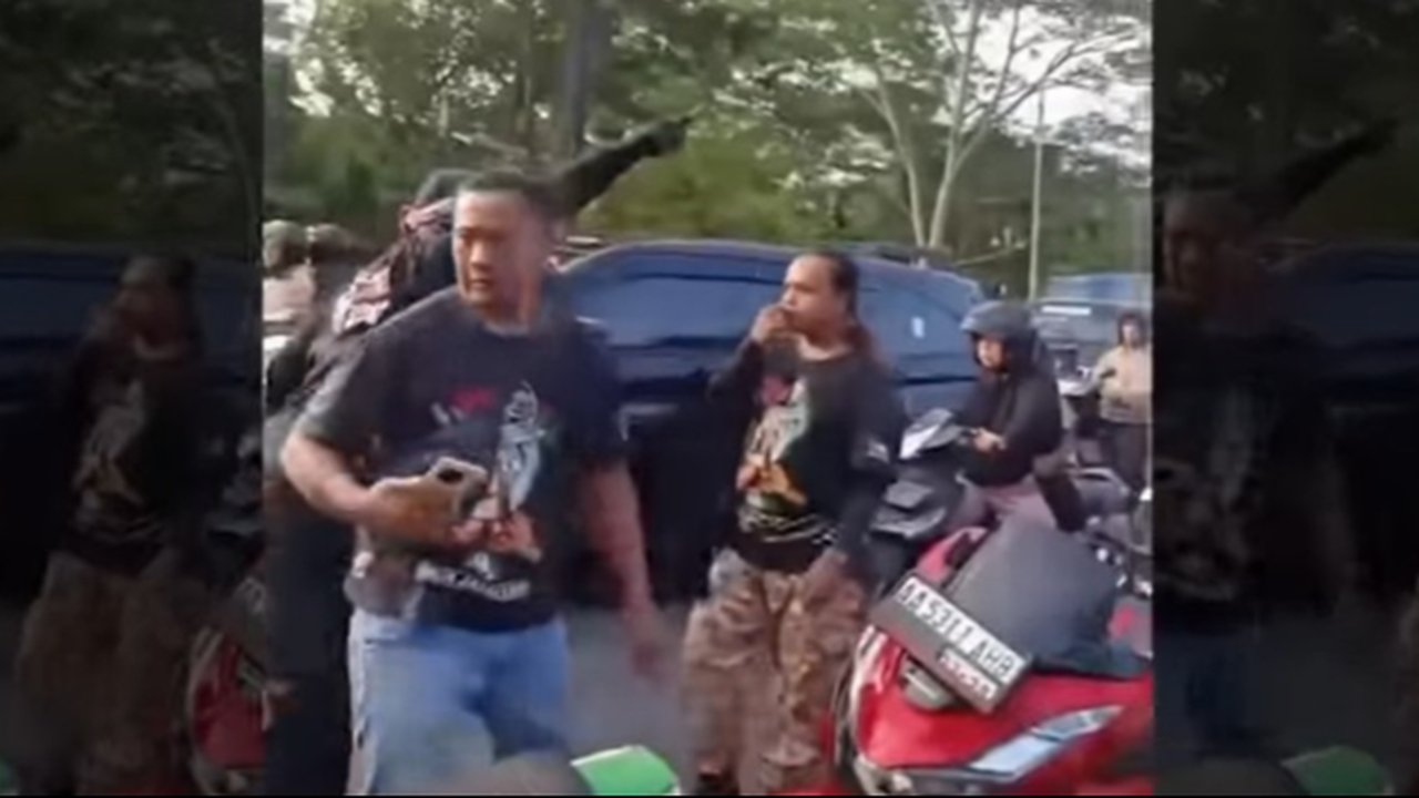 Bentrok TNI vs Ormas GPK