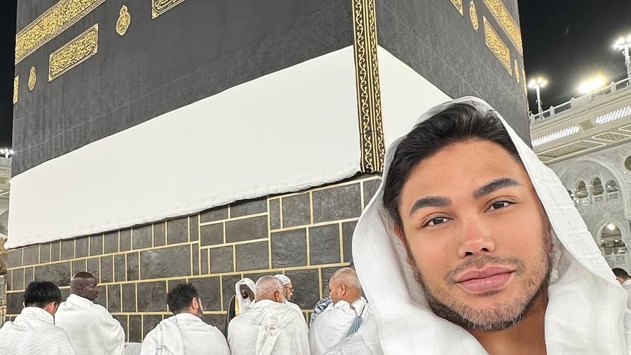 Tak Cuma Bertemu Keturunan Rasullullah, Ini Orang-Orang Penting yang Ditemui Ivan Gunawan Jelang Puncak Haji di Mekkah