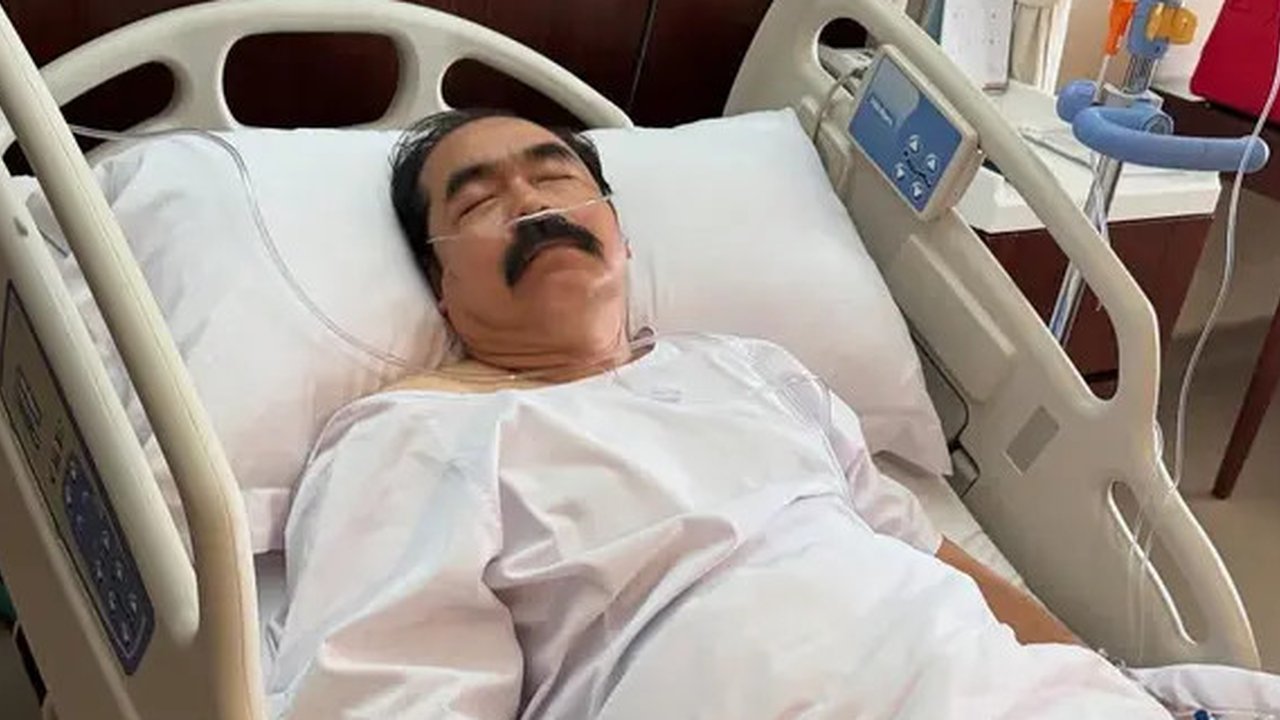 Adam Suseno dilarikan ke UGD karena pendarahan. Suami Inul Daratista pingsan setelah kakinya