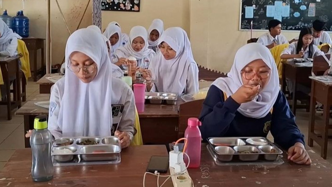Program Makan Bergizi Gratis (MBG) di Lampung telah menjangkau 97.687 penerima manfaat hingga Maret 2025, dengan proyeksi peningkatan cakupan di masa mendatang.