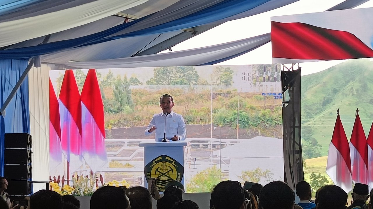 VIDEO: Bahlil Buka-bukaan Nego Alot Proyek Baterai Terbesar Asia, Perintah Prabowo Hingga Jadi Wasit