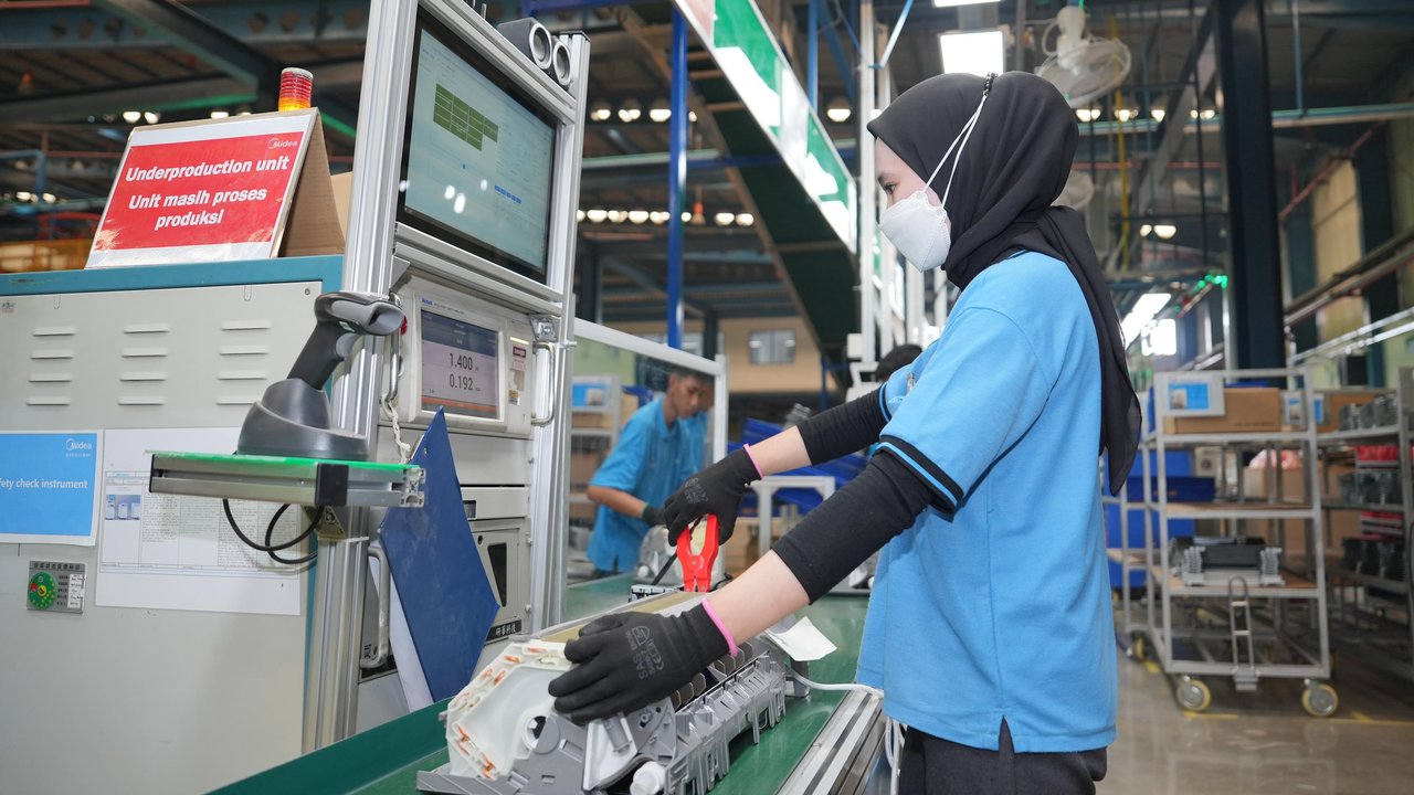 Dampak Konflik Timur Tengah Mulai Terasa, Indeks Kepercayaan Industri RI Turun di Juni 2025