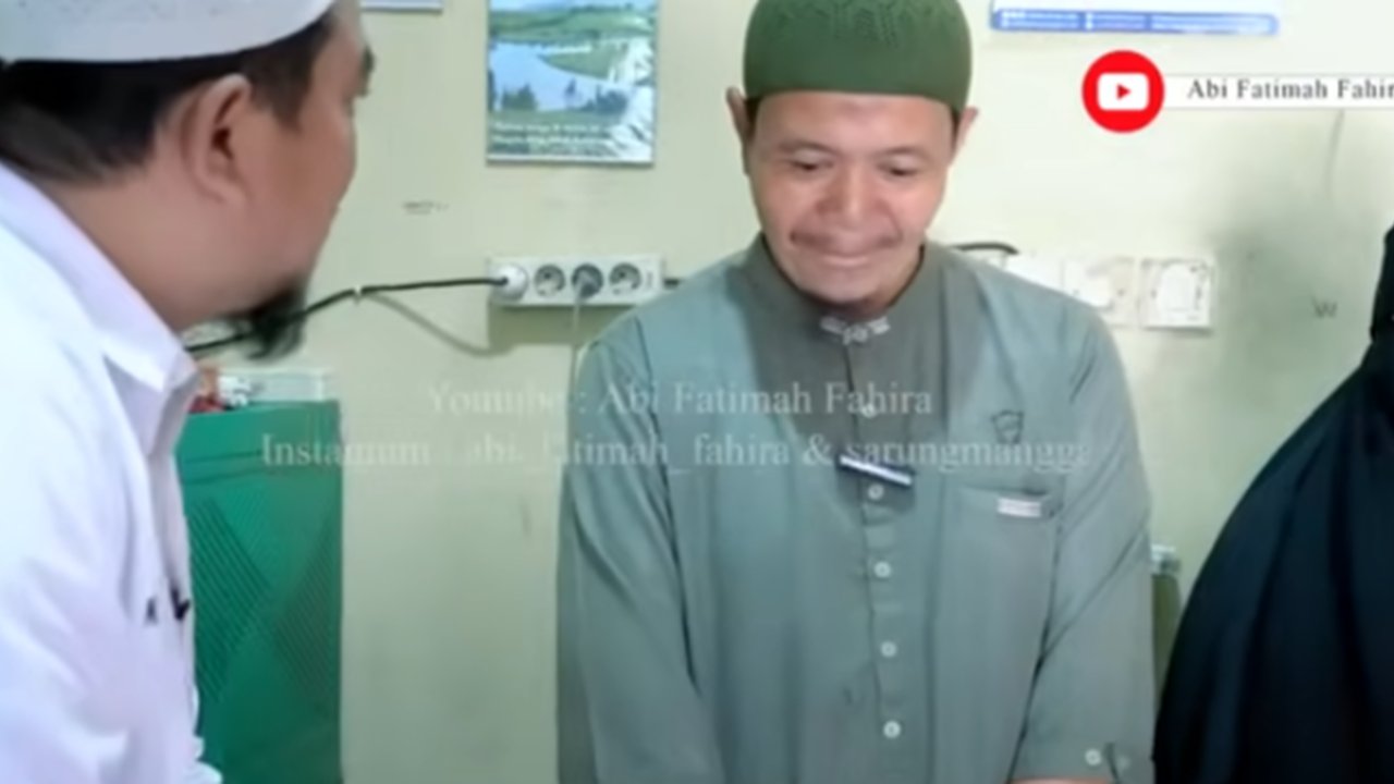 Sering Bolos Masuk Kerja, Pria Ini Rela Urus Sang Ibu yang Sedang Sakit