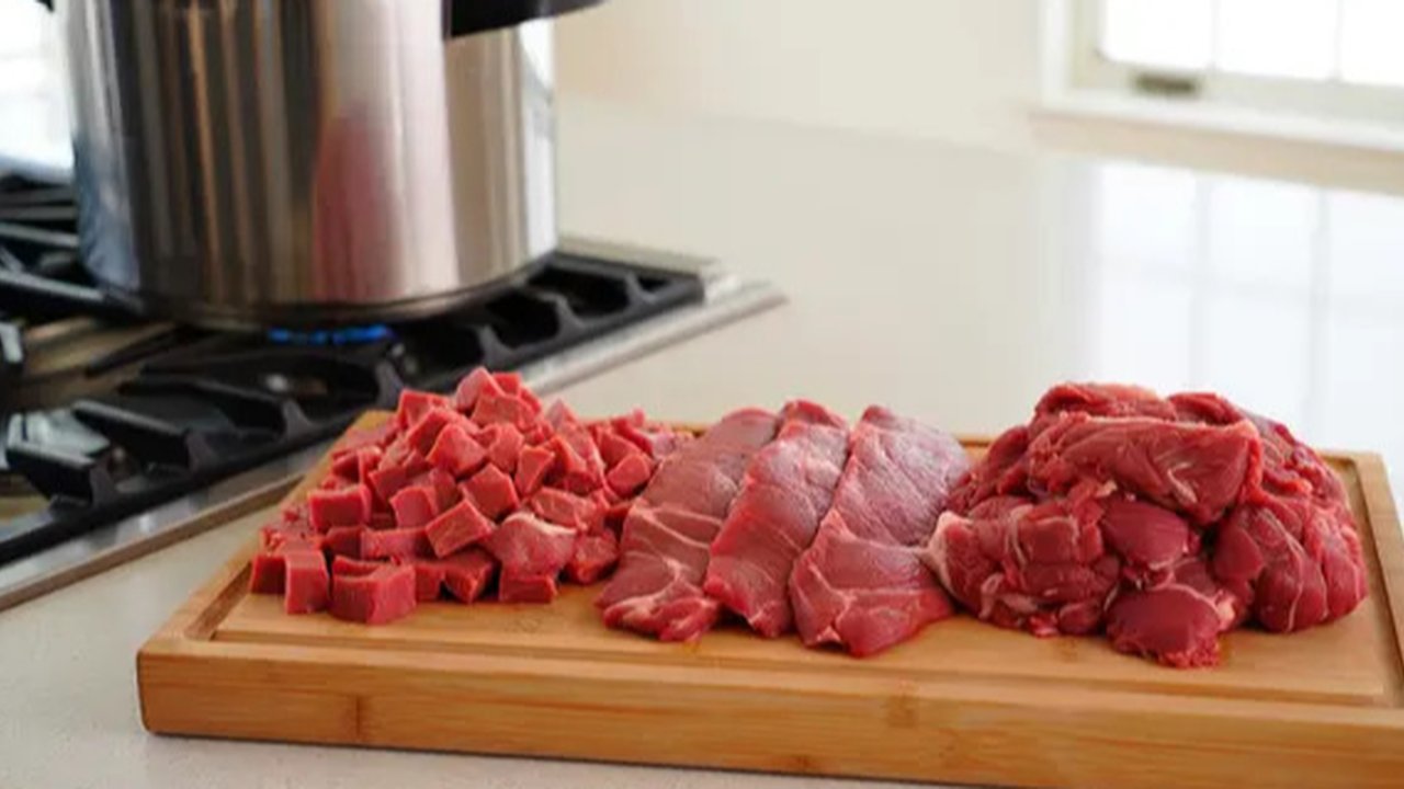 Tak Perlu Takut Lagi, Begini Cara Mengolah Daging Kambing Tanpa Bau