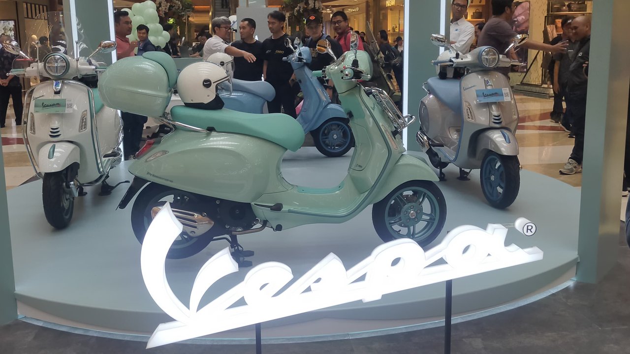 Vespa Rayakan HUT ke-79 Tahun: Fokus ke Teknologi, Desain dan Pilihan Warna Baru