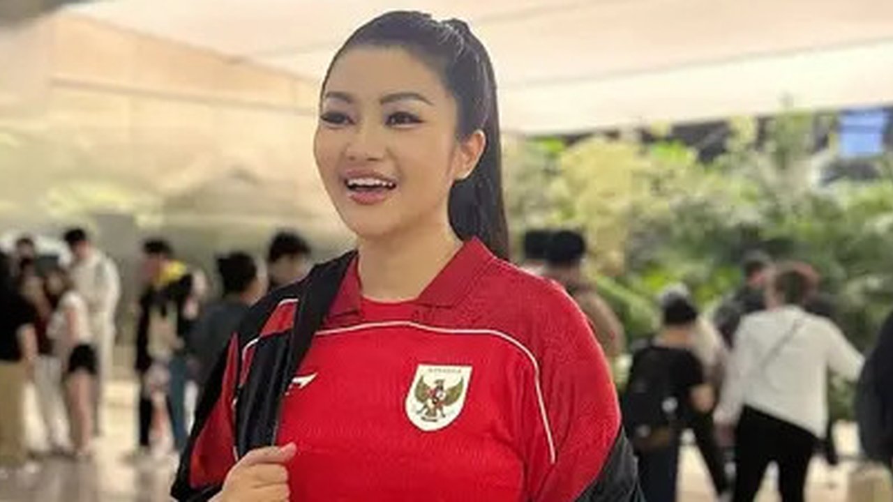 Persiapan Fitri Carlina kawal Timnas Garuda di Australia. (sumber: Instagram/fitricarlina)