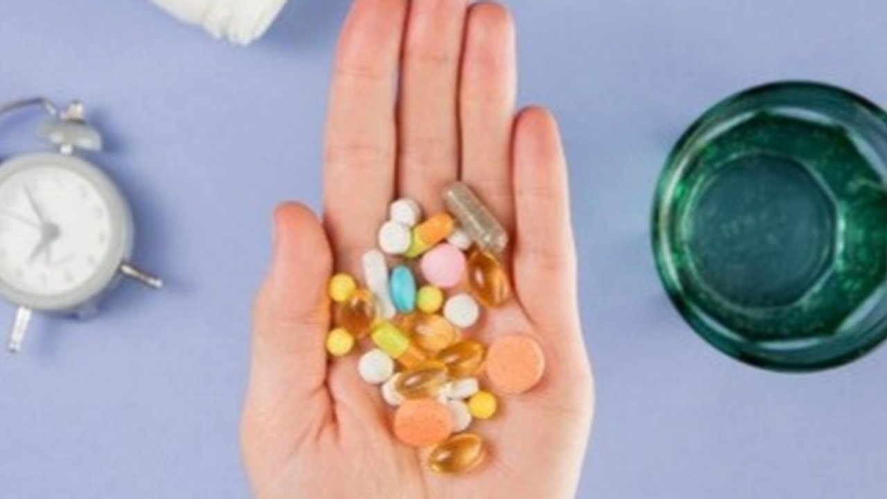 Ilustrasi obat-obatan medis (Sumber: freepik.com)