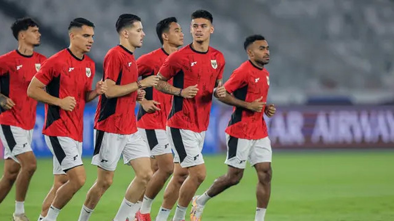Official training Timnas Indonesia jelang pertandingan melawan China di SUGBK, Jakarta, Rabu (4-6-2025). (Bola.com/Bagaskara Lazuardi)