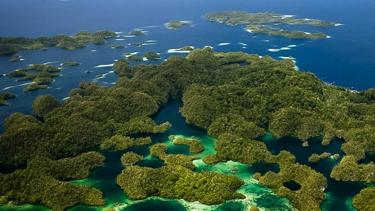 Potret Raja Ampat Rusak Akibat Penambangan Nikel, Deretan Artis Ini Sampai Meluapkan Kekecewaannya