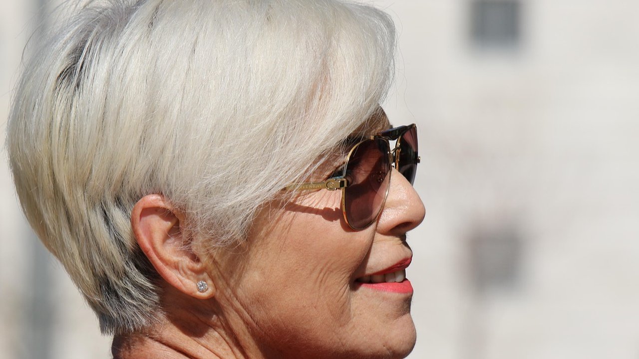 Rambut Pendek untuk Lansia