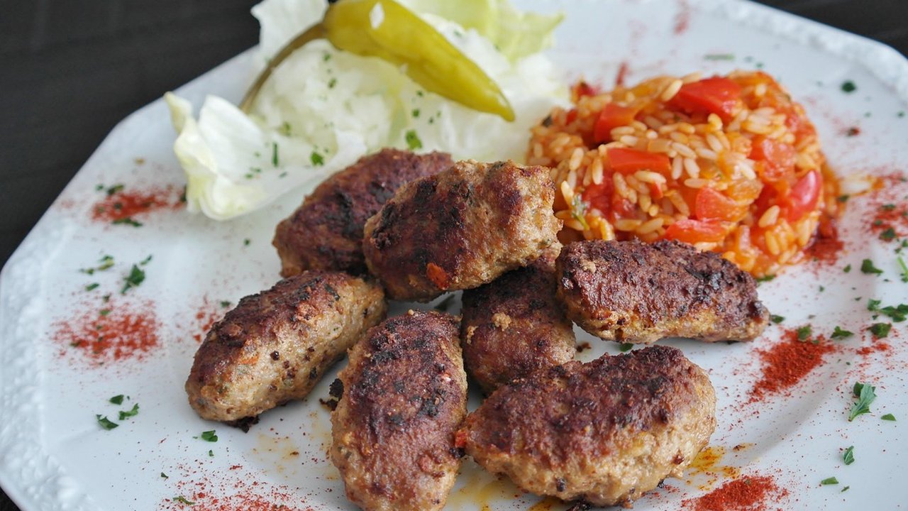 Ilustrasi daging goreng