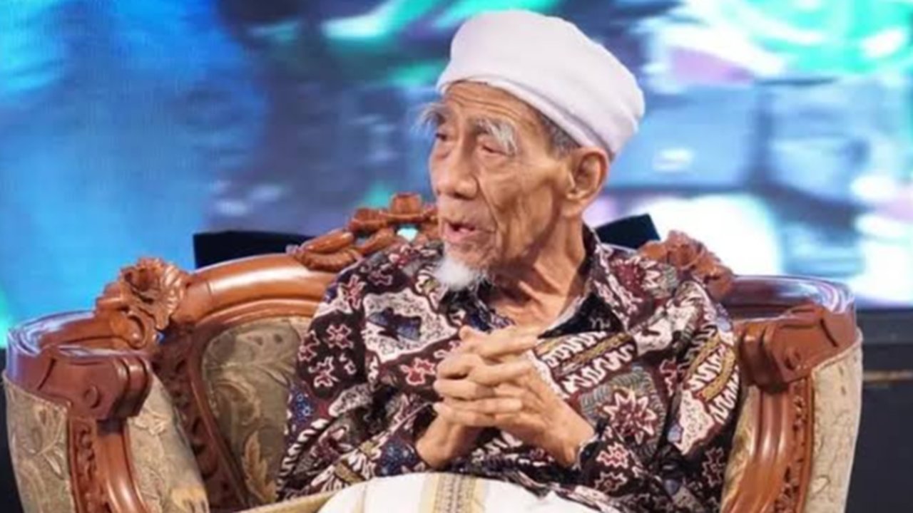 Tempat Tanggal Lahir Mbah Maimun Zubair
