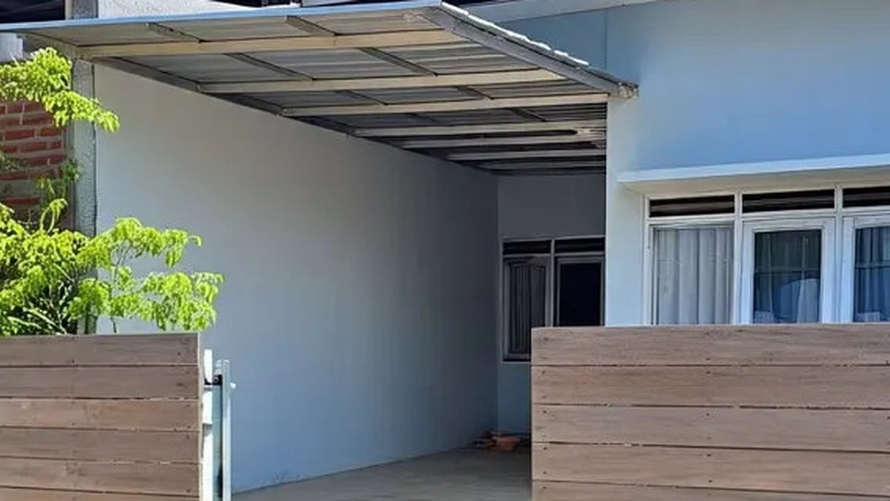 Model Garasi Samping Rumah Sederhana by Reve