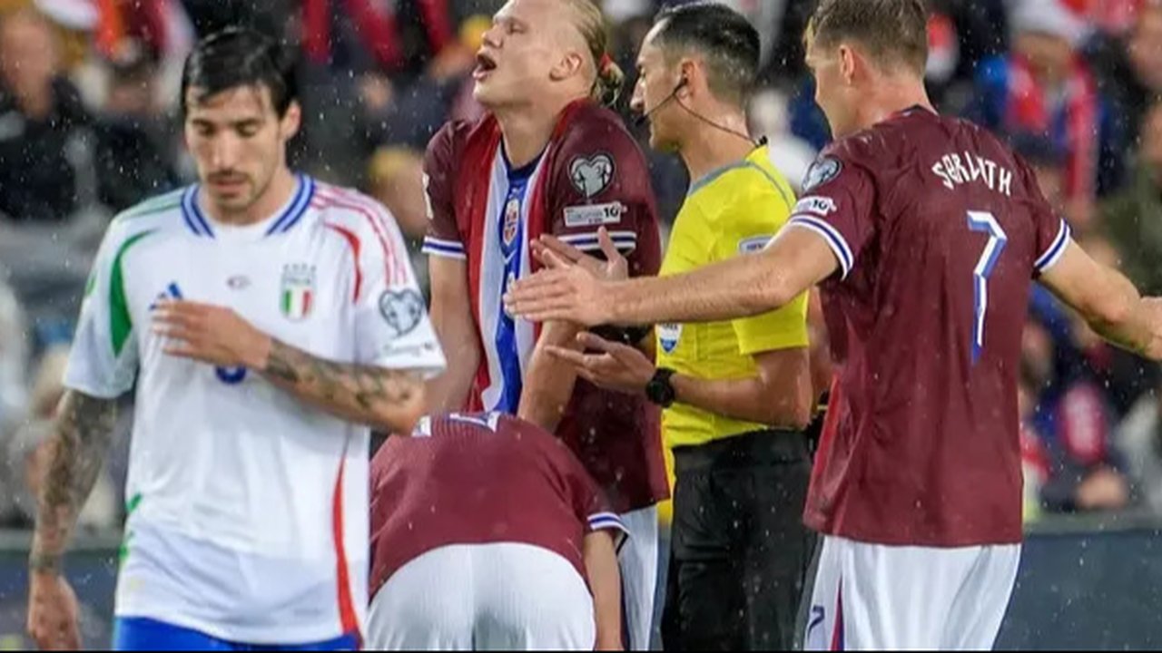 Timnas Italia dipecundangi Norwegia dengan skor 0-3 pada laga ketiga Grup I kualifikasi Piala Dunia 2026 zona Eropa di Ullevaal Stadion, Sabtu (7/6/2025) dini hari WIB. (Lise Aserud /