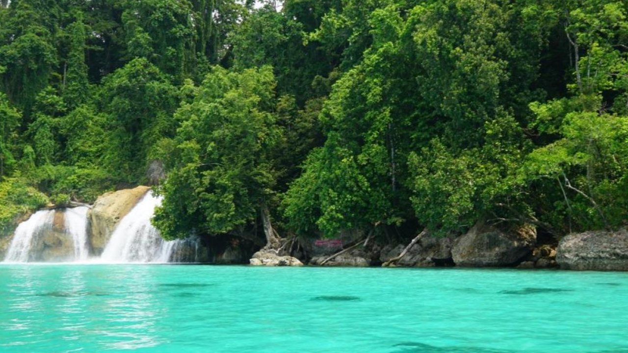 Panduan Liburan ke Raja Ampat dari Jakarta, Lengkap dengan Tips dan Rute Perjalanan
