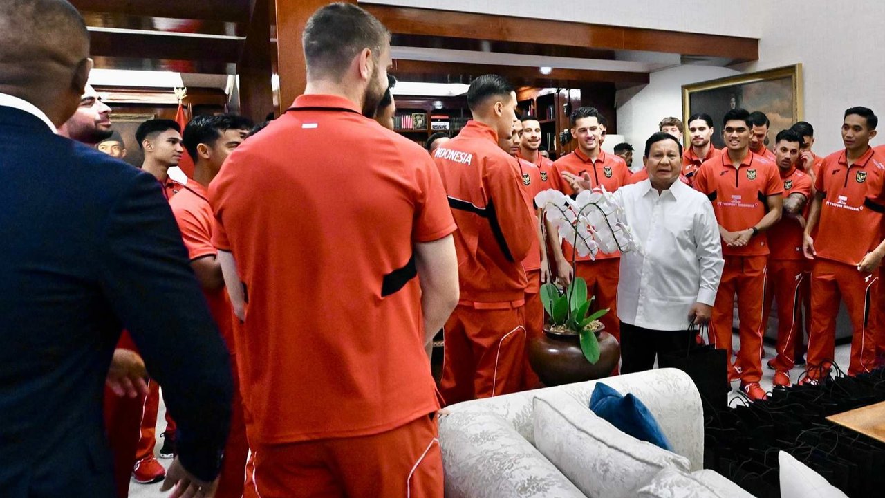 VIDEO: Momen Unik Pemain Timnas Kumpulkan HP saat Diundang Prabowo Makan di Kertanegara